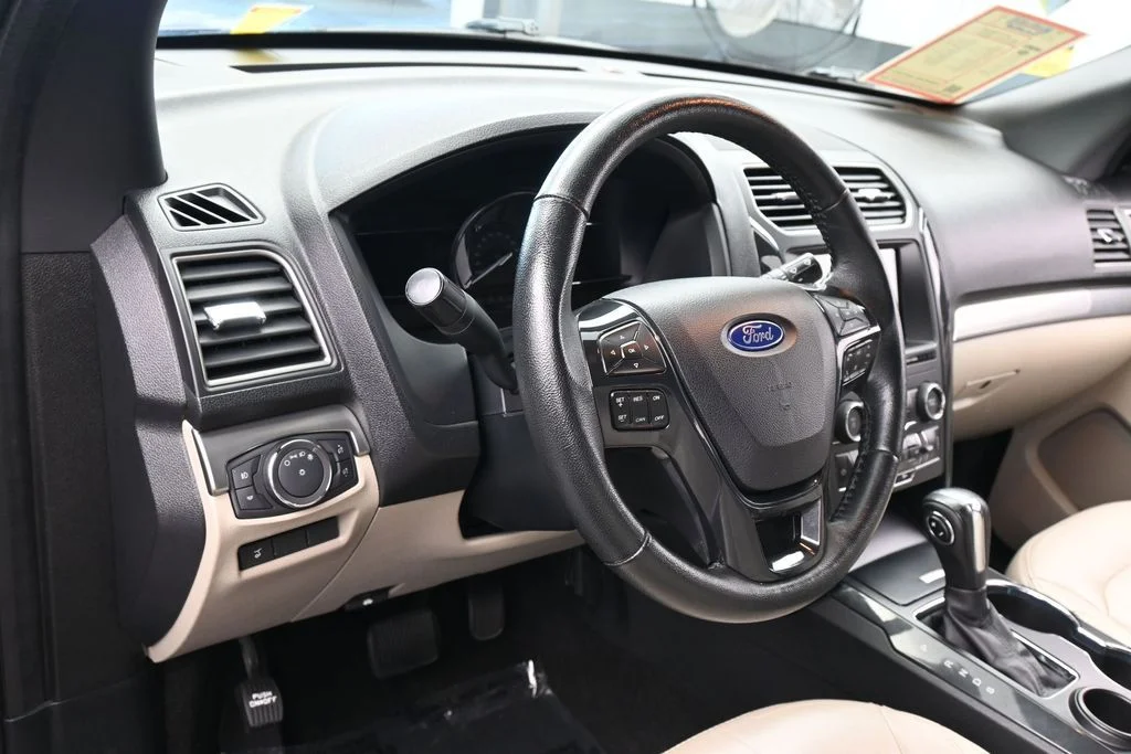 Used 2018 Cinnamon Glaze Metallic Ford XLT image 15
