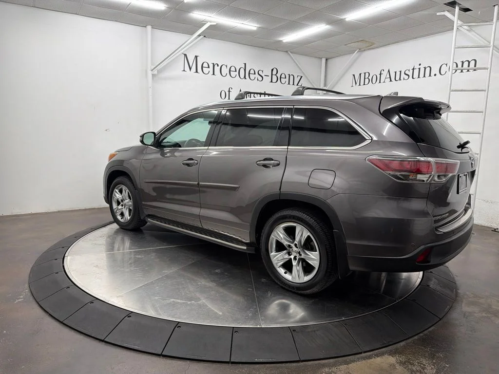 Used 2015 Gray Toyota Limited image 5