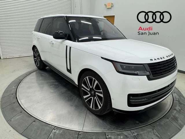 Used 2023 White Land Rover SE image 39