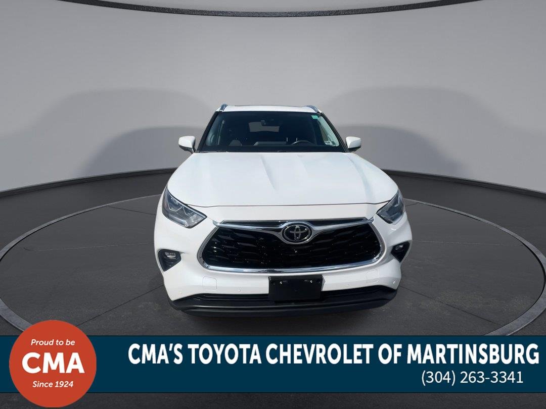 Used 2023 Wind Chill Pearl Toyota Limited image 3