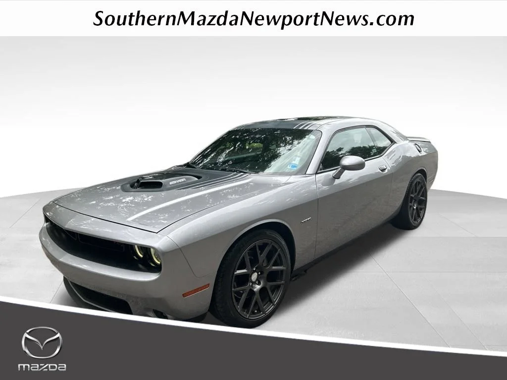 Used 2016 Silver Dodge R/T Shaker image 1