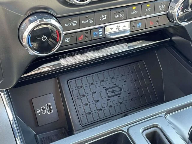 New 2026 Iconic Silver Metallic Ford Lariat image 11