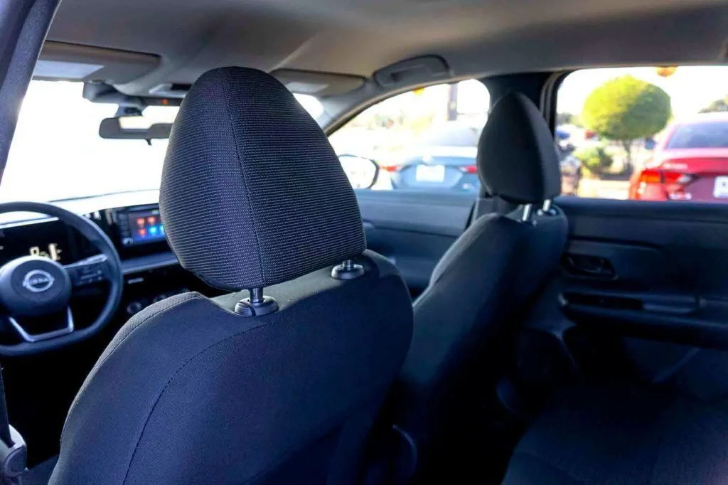 2025 Nissan Kicks S AWD - Photo 18