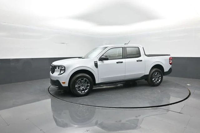 New 2026 Space White Metallic Ford XLT image 4