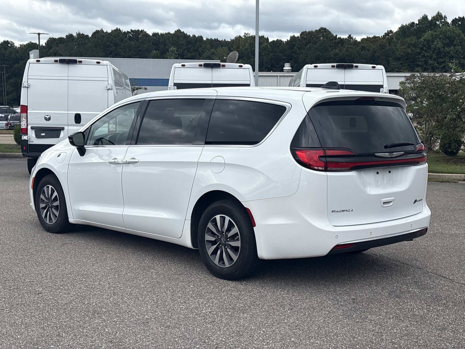 2024 Chrysler Pacifica PHEV Select - Photo 8