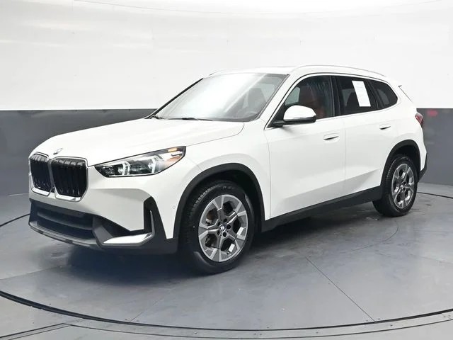 Used 2023 White BMW xDrive28i image 10