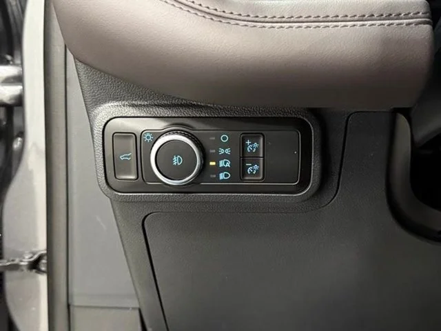 Used 2026 Gray Ford Platinum image 15