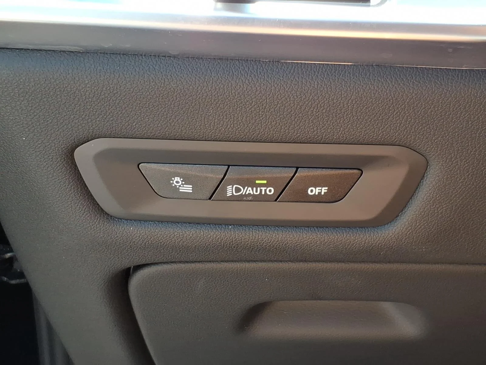 Used 2026  BMW sDrive40i image 17