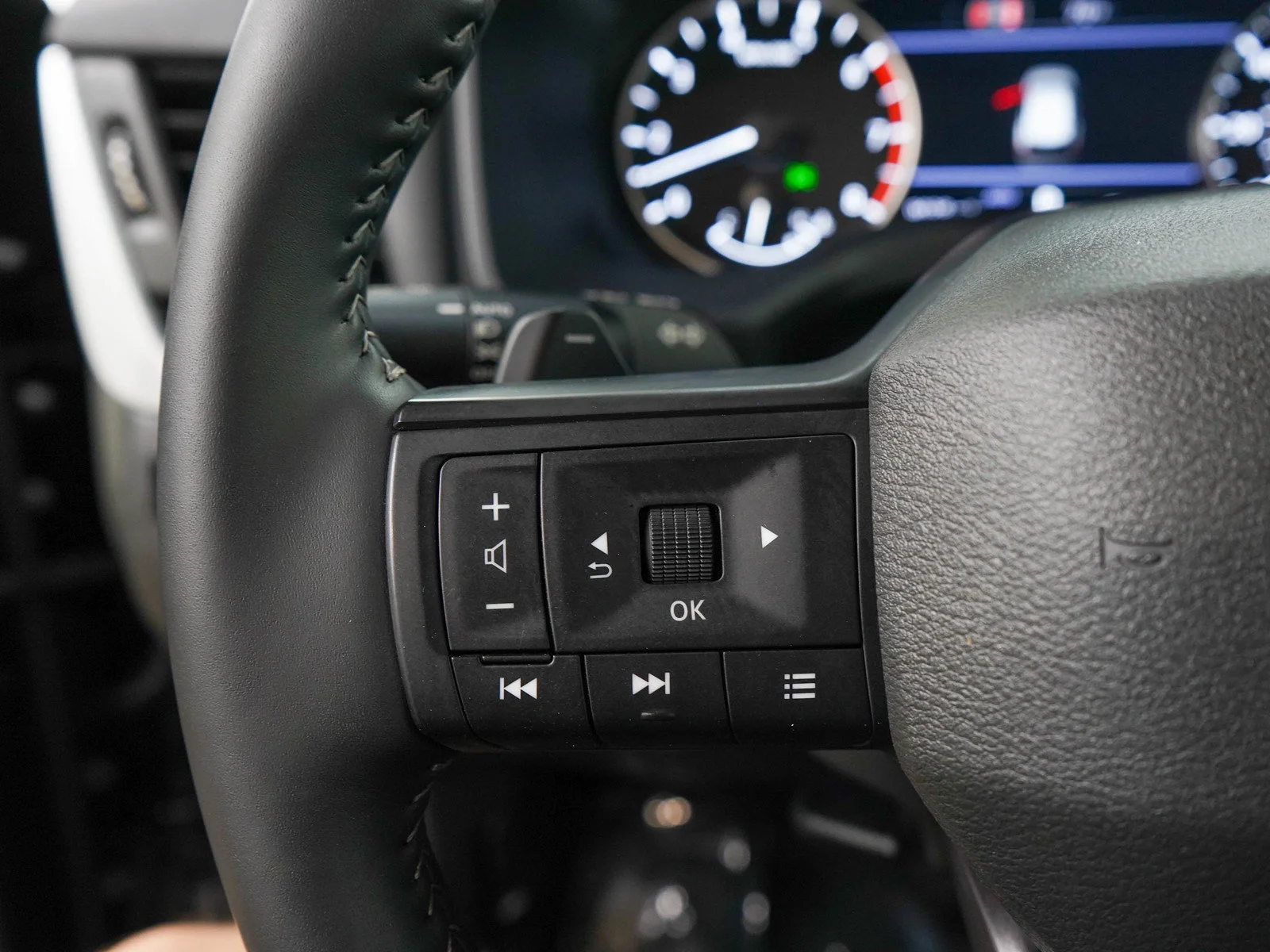 Used 2026 Super Black Nissan SV image 26
