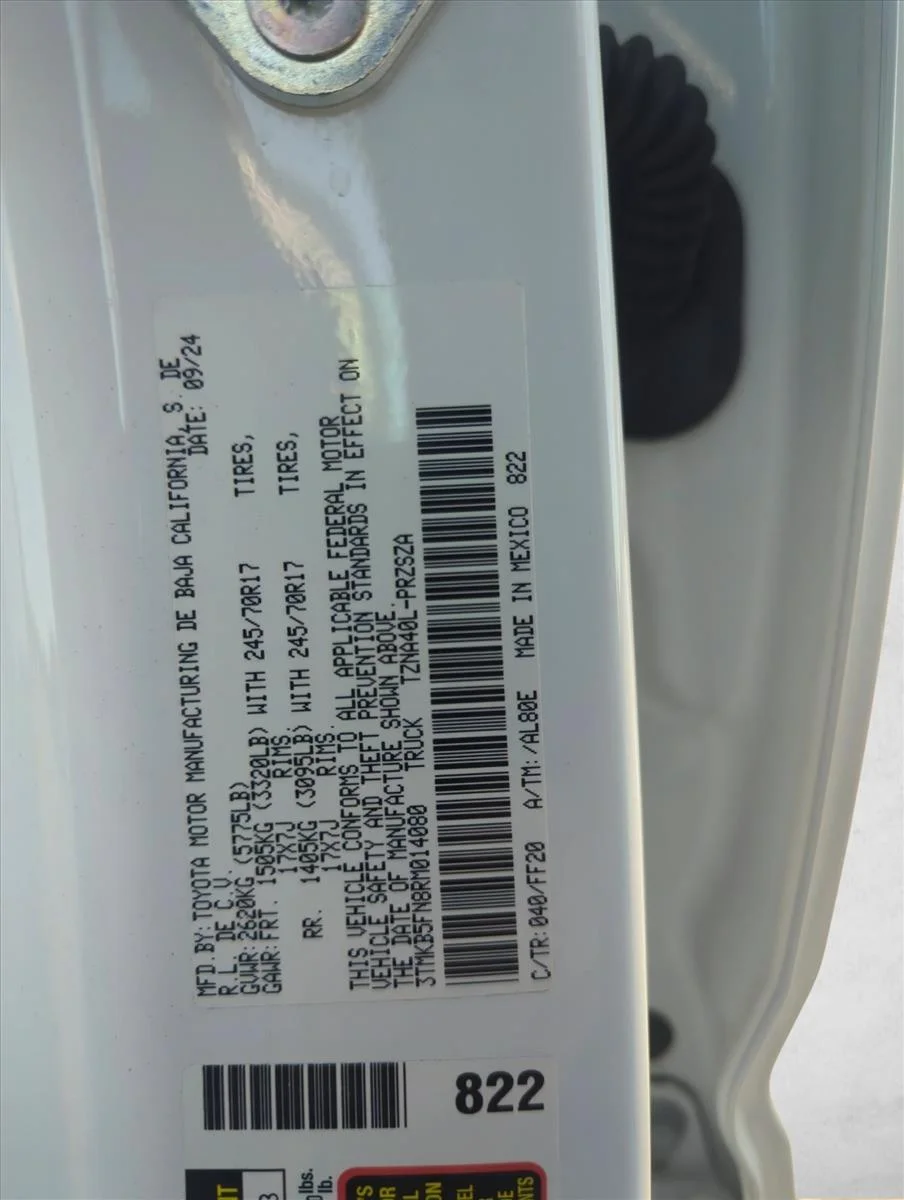 Used 2024 Ice Cap Toyota SR5 image 27