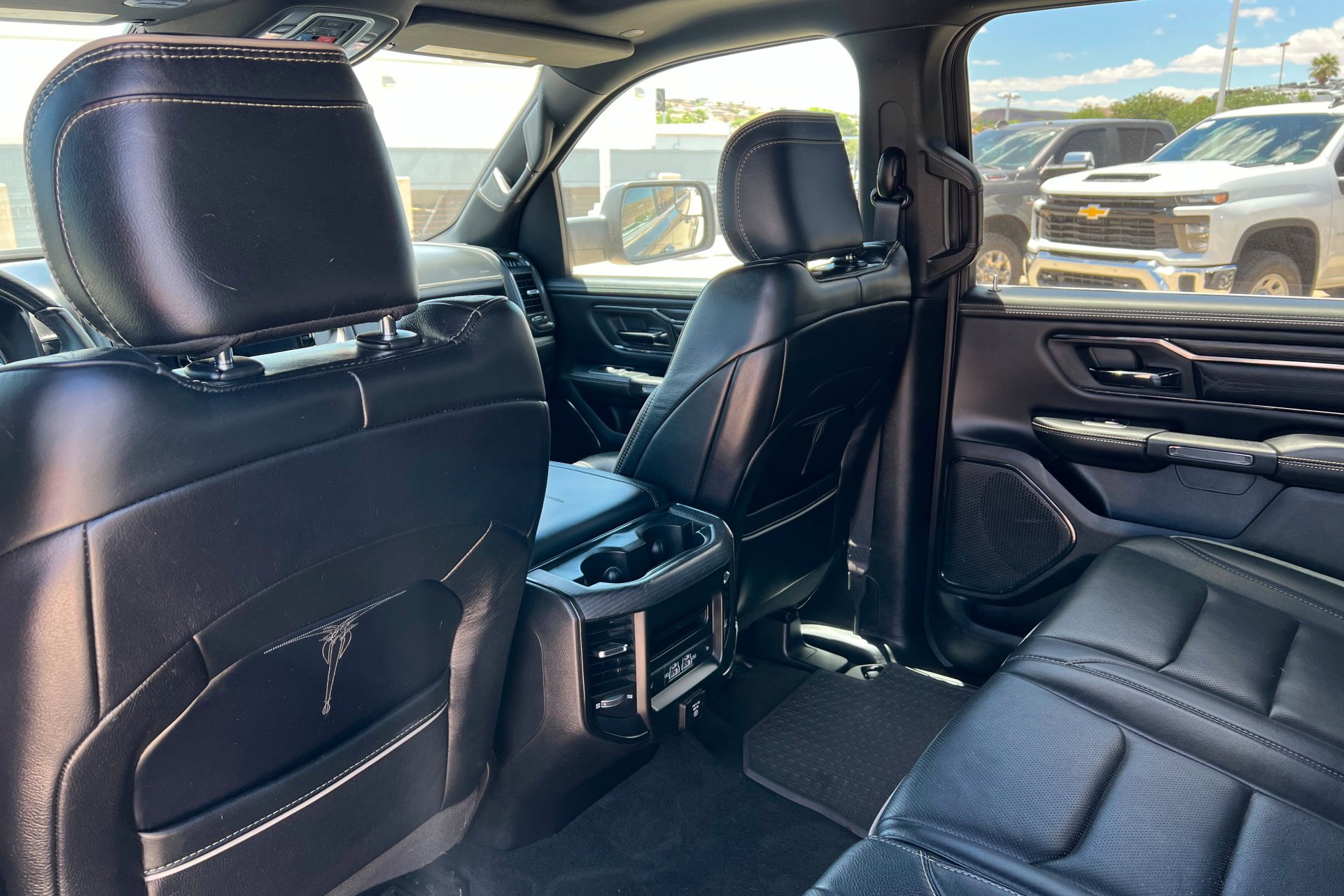 Used 2022 Diamond Black Crystal Pearlcoat Ram Limited image 20