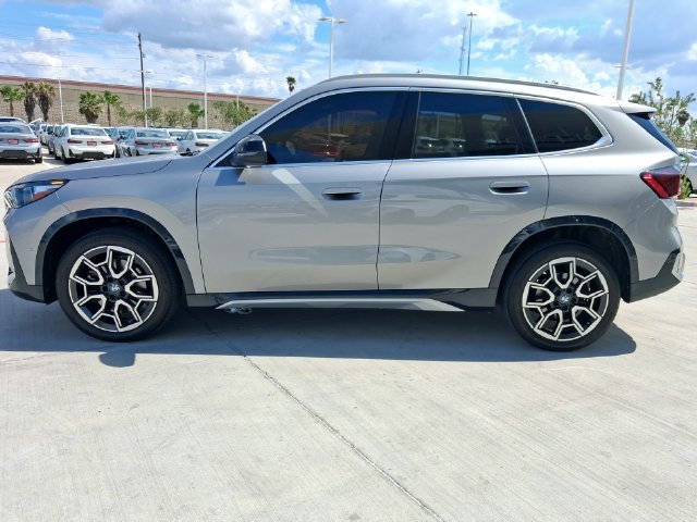 Used 2025 Silver BMW xDrive28i image 3