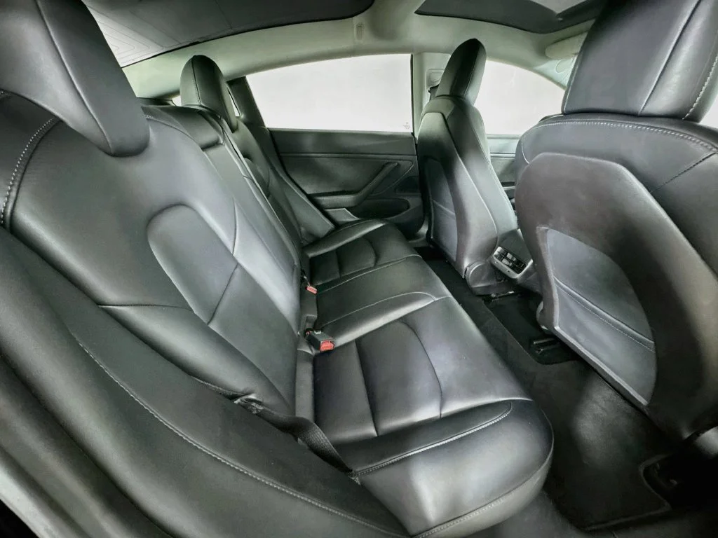 Used 2019 Solid Black Tesla Long Range image 34