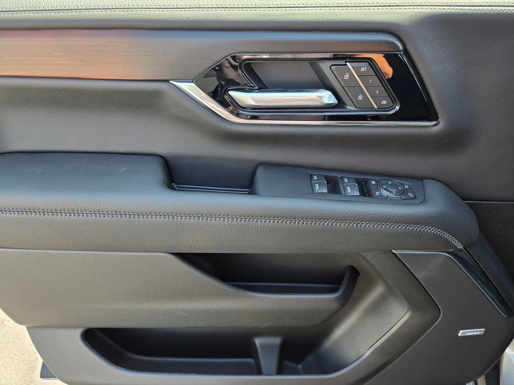 2026 GMC Yukon XL Denali - Photo 12