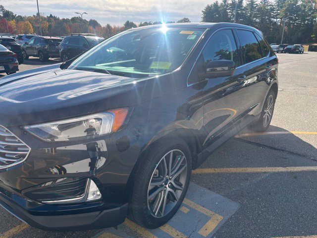 Used 2022 Black Ford SEL image 7