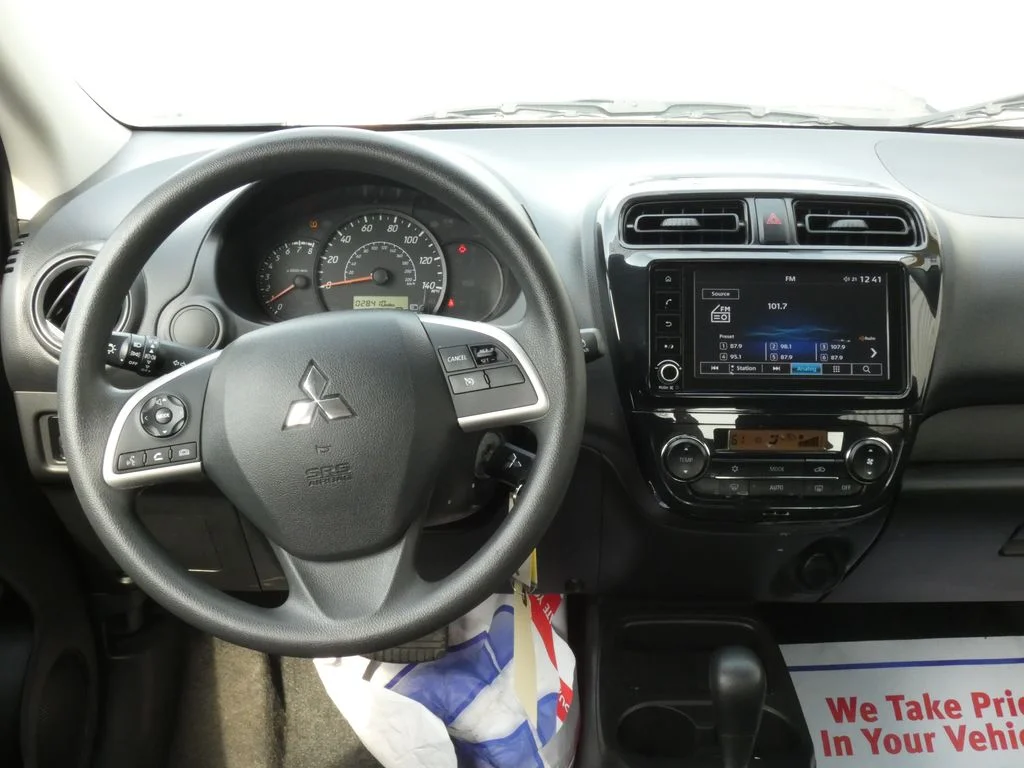 Used 2024 Gray Mitsubishi  image 9