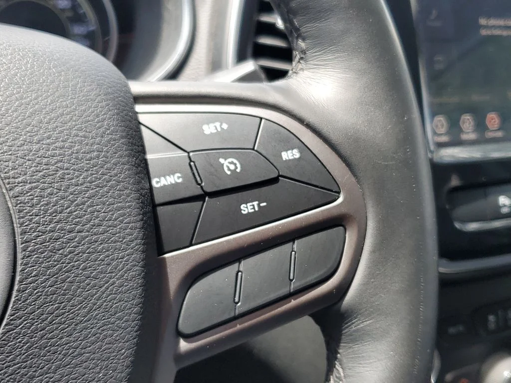 Used 2019 White Jeep Limited image 25