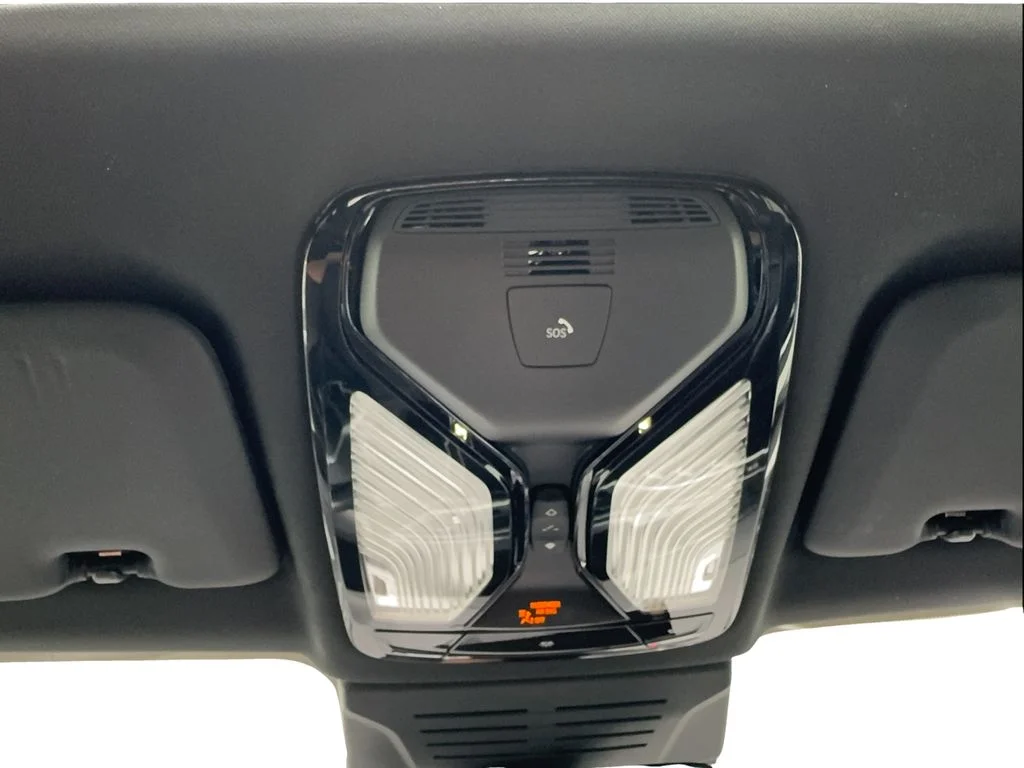 Used 2025 Black BMW sDrive40i image 46