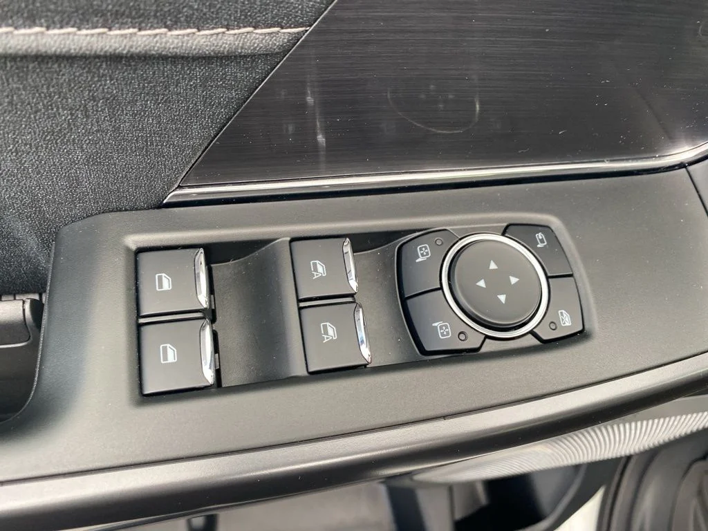 2025 Ford F-150 Lariat - Photo 12