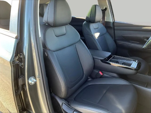 Used 2025 Gray Hyundai SEL Convenience image 31