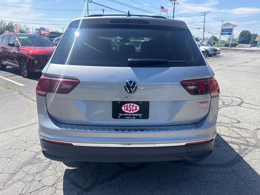 Used 2024 Silver Volkswagen 2.0T SE image 6