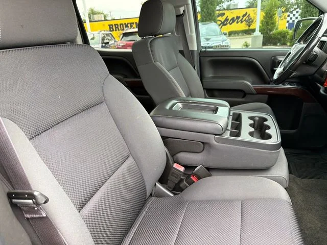 Used 2014 White GMC SLE image 25