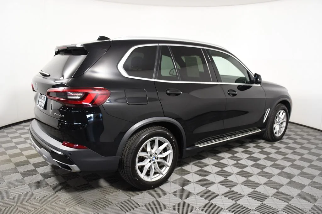 Used 2021 Jet Black BMW xDrive40i image 7