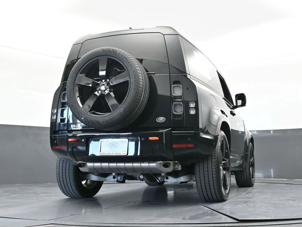 Used 2023 Black Land Rover X image 59