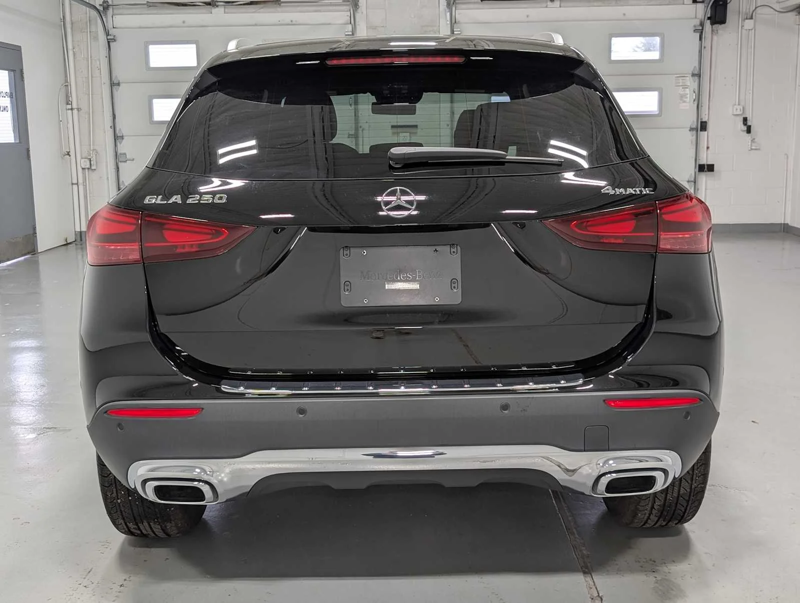 Certified Used 2025 Night Black Mercedes-Benz GLA 250 image 9
