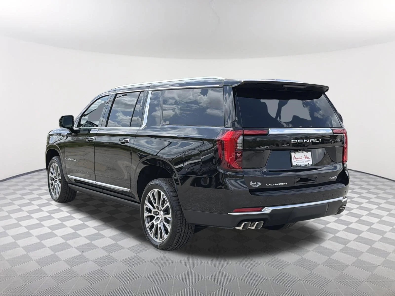 2026 GMC Yukon XL Denali - Photo 8