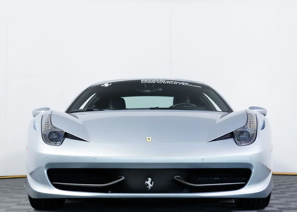 Used 2011 Grigio Alloy Ferrari Base image 2