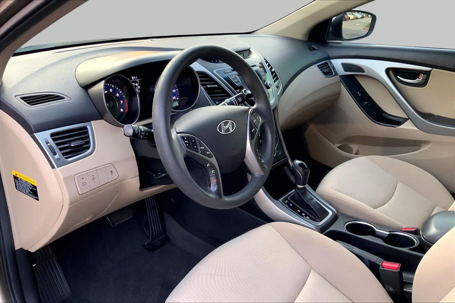 Used 2014 Desert Bronze Hyundai SE image 18