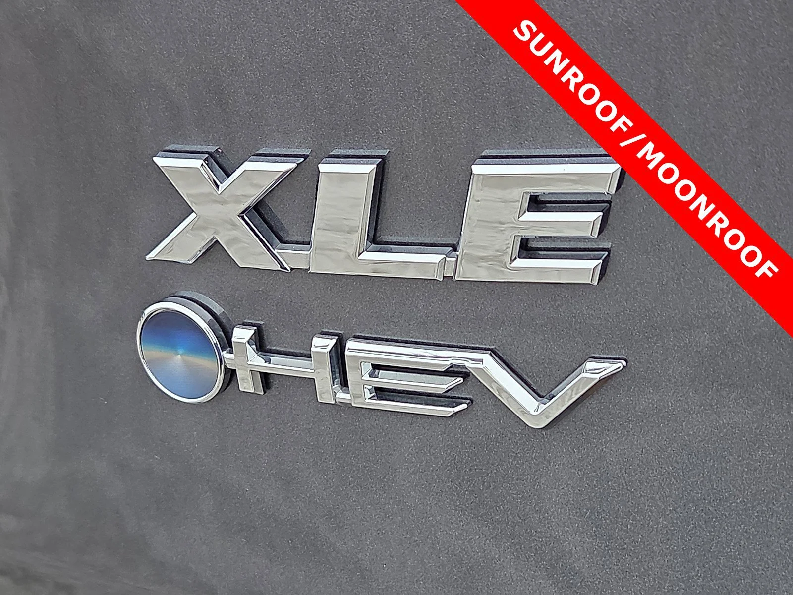 Used 2025 Magnetic Gray Metallic Toyota Hybrid XLE image 8