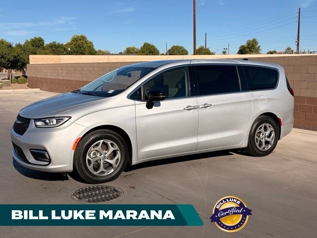 2024 Chrysler Pacifica Limited's photo