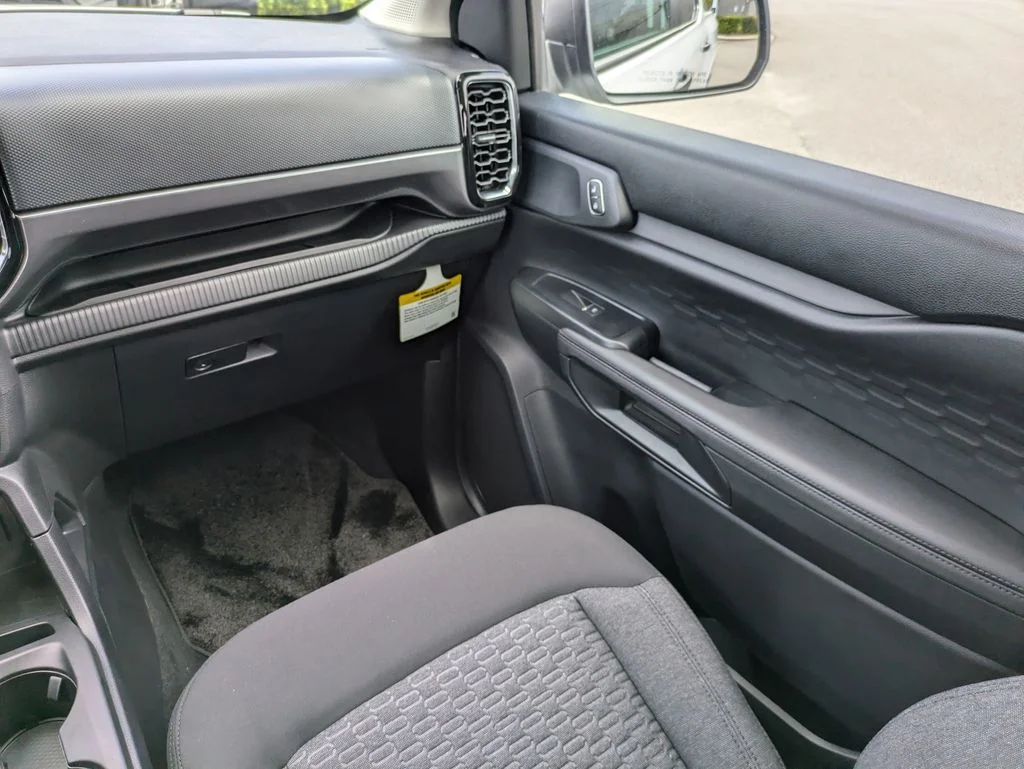 New 2026 Oxford White Ford XLT image 17