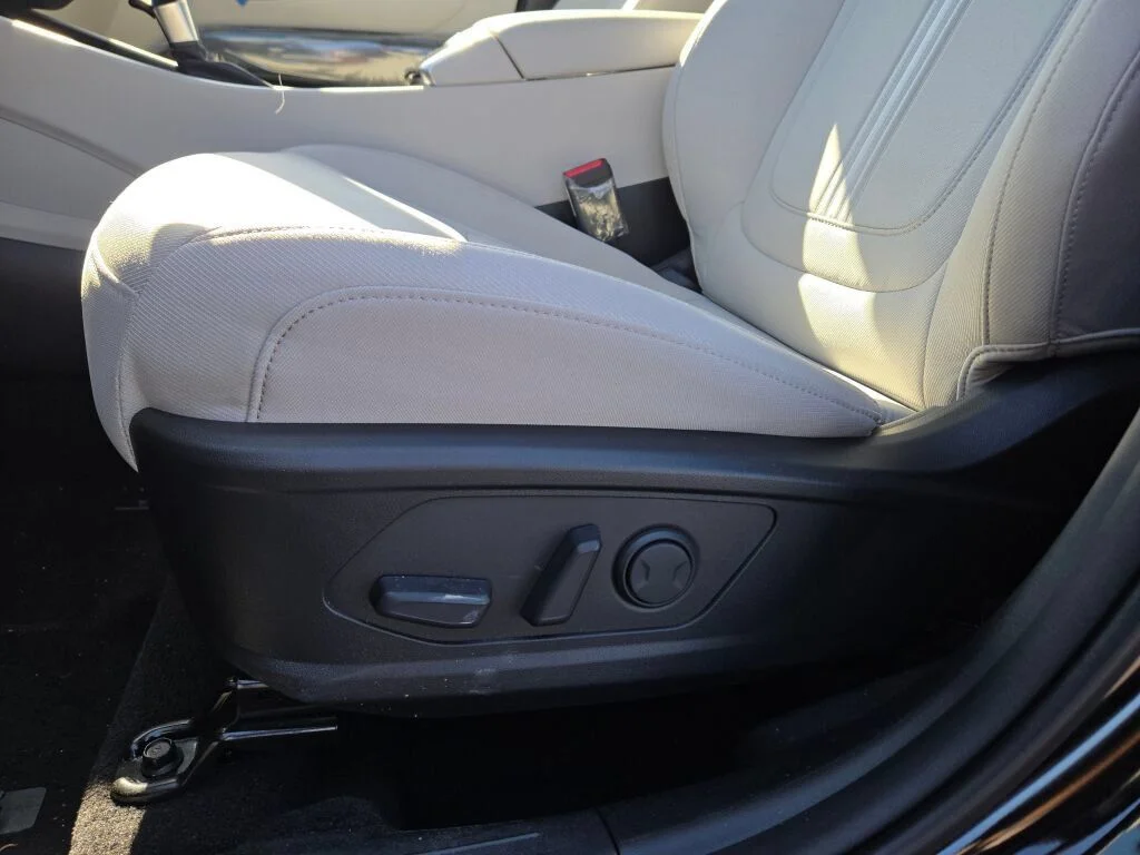 Used 2026 Black Hyundai SEL image 21