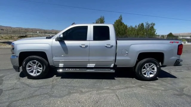 Used 2019 SILVER ICE METALLIC Chevrolet LT image 5