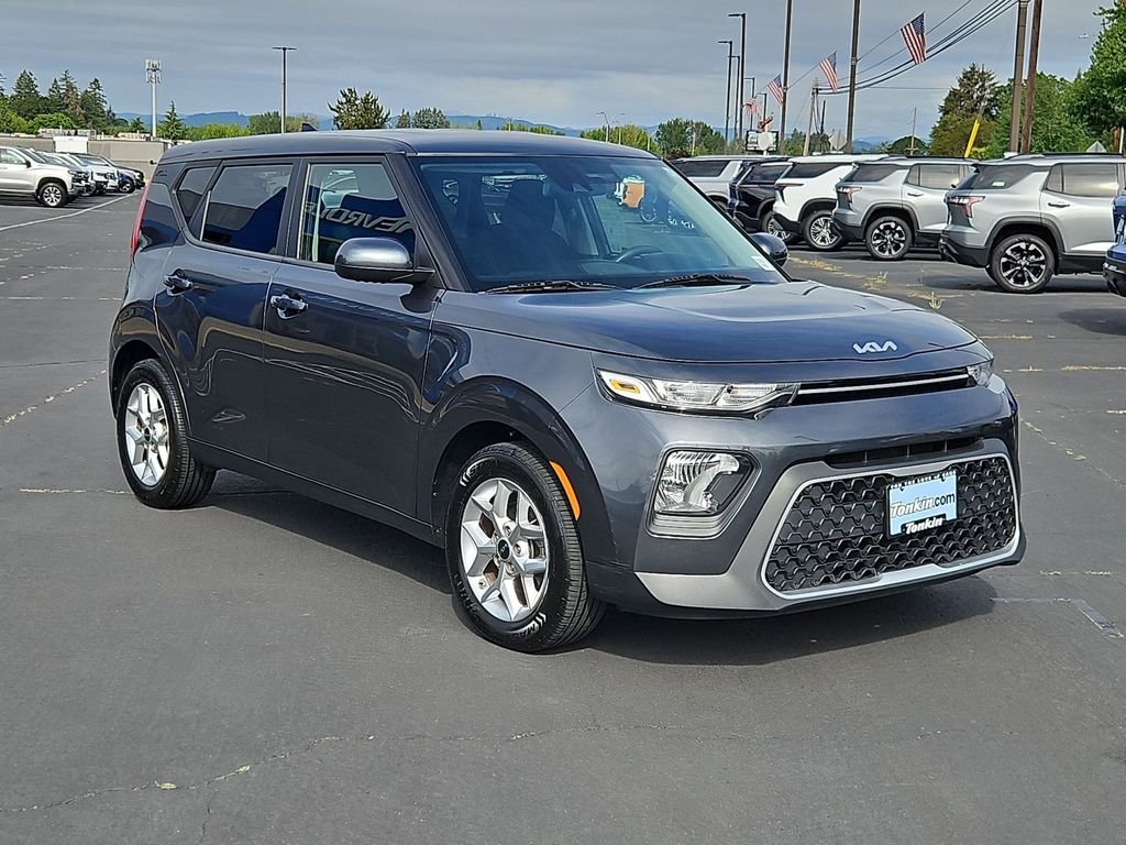 Used 2022 Gravity Gray Kia LX image 7