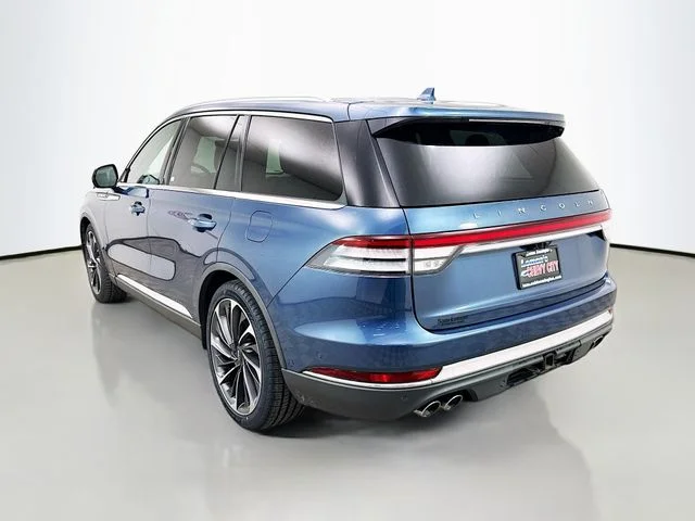 Used 2020 Blue Lincoln Reserve image 5