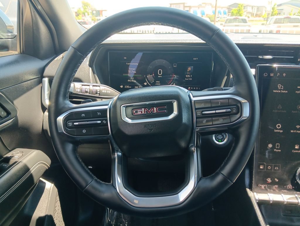 Used 2025 Ebony Twilight Metallic GMC Elevation image 14