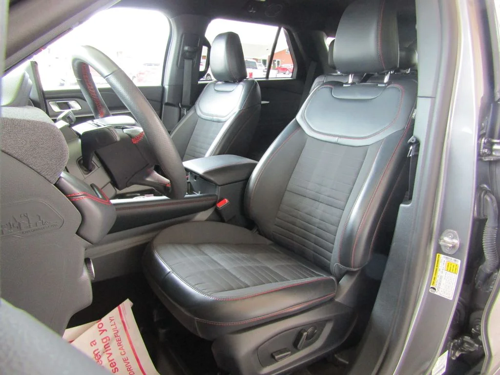 Used 2025 Gray Ford ST-Line image 21