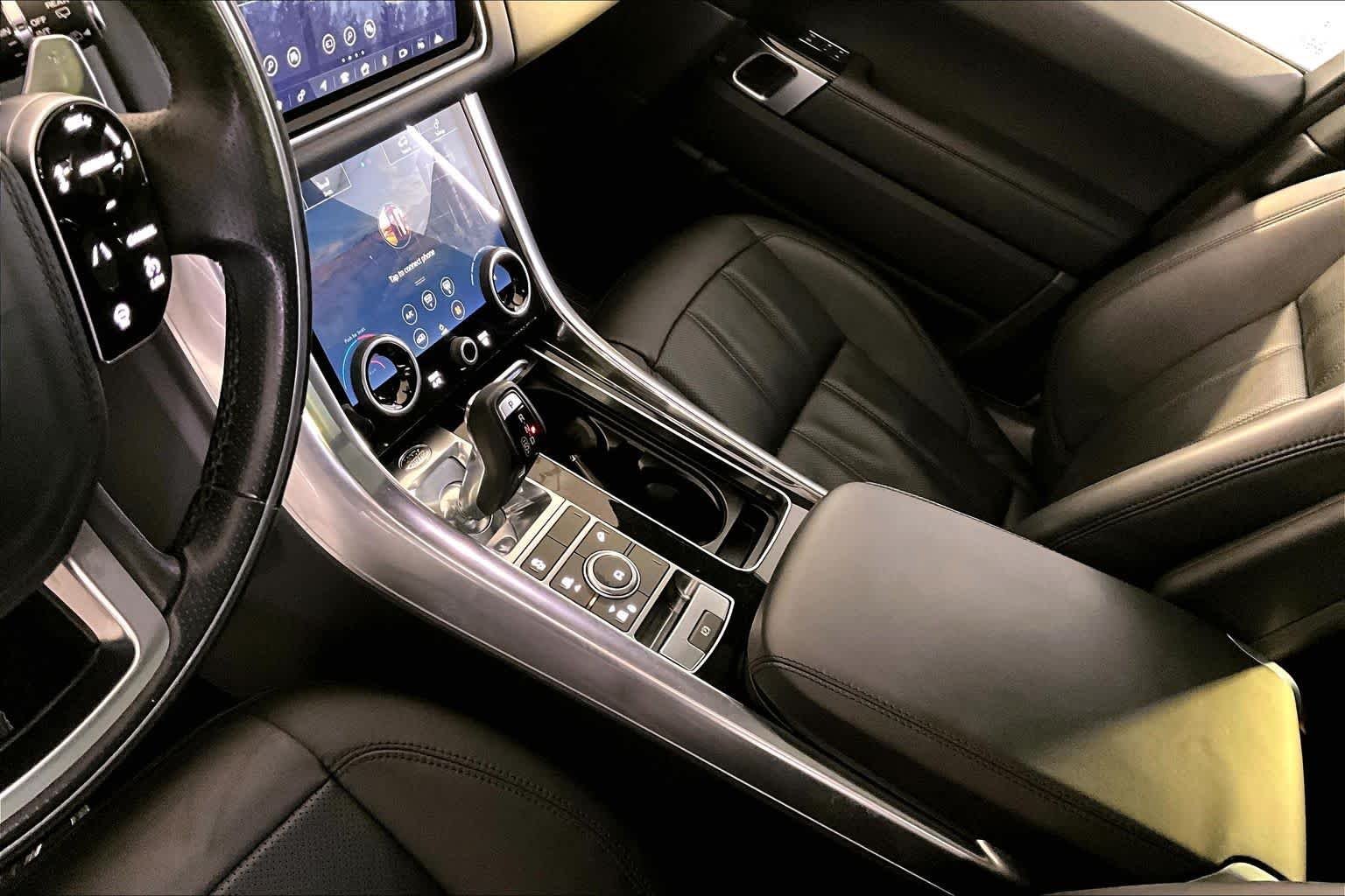 Used 2021 Fuji White Land Rover HSE Silver Edition image 17