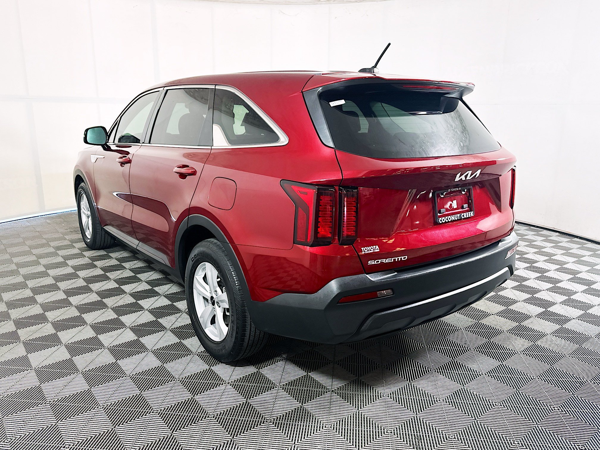 Used 2023 Passion Red Kia LX image 5