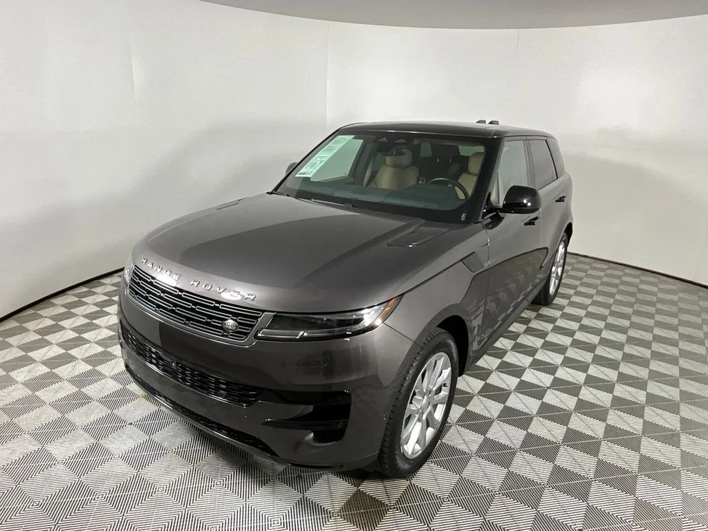 Used 2024 Brown Land Rover SE image 9