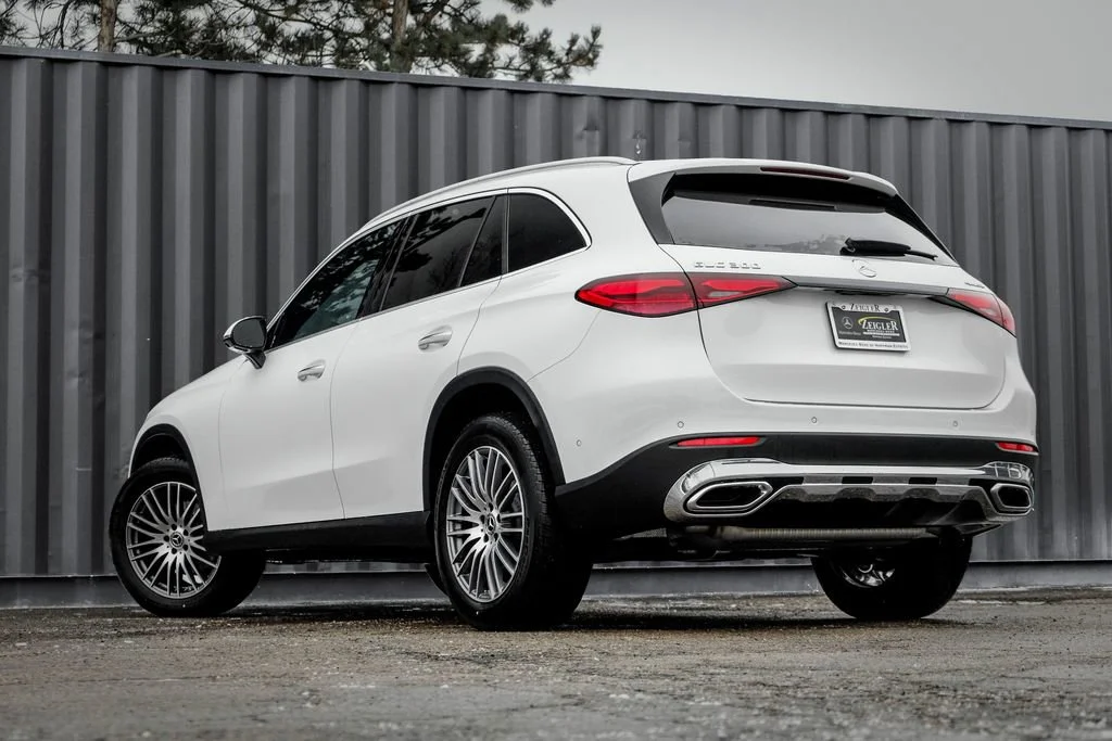 New 2026 Polar White Mercedes-Benz GLC 300 image 35