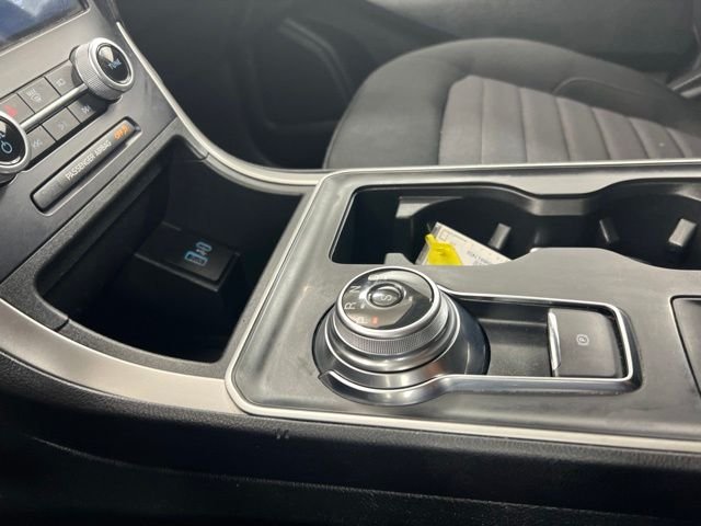 Used 2022 Oxford White Ford SE image 19