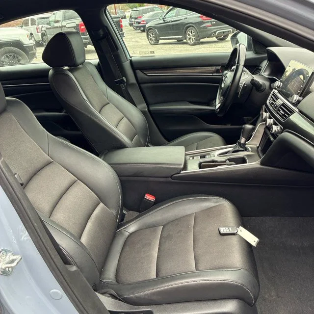 Used 2022 Still Night Pearl Honda Sport image 10