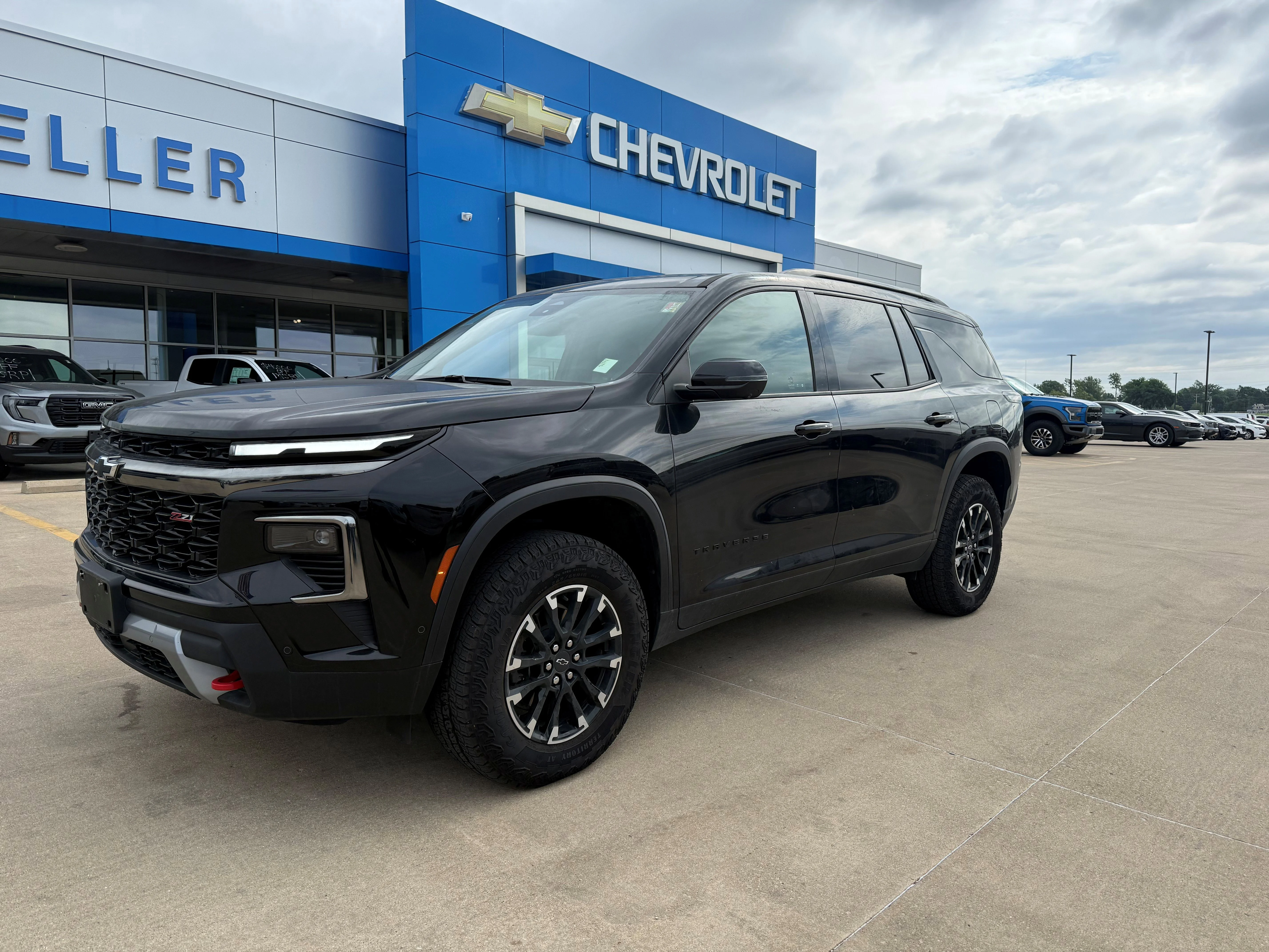 Used 2024 Mosaic Black Metallic Chevrolet Z71 image 3