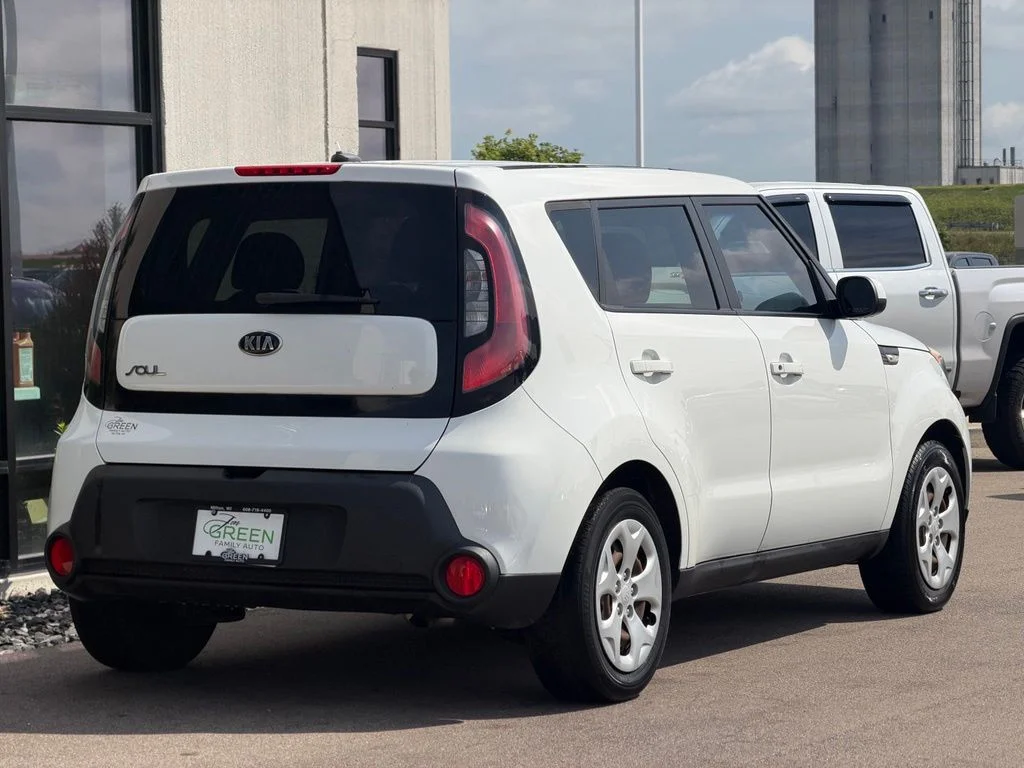 Used 2014 White Kia Base image 5