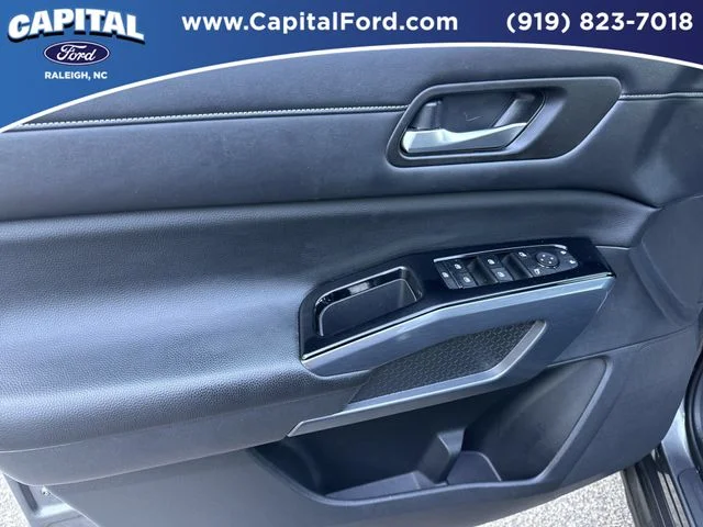 Used 2022 Gray Nissan SL image 20